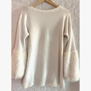 ANTHROPOLOGIE Sweater White Size Small Fur Sleeves